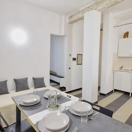 Cozy In With Kitchen Appartement Genua